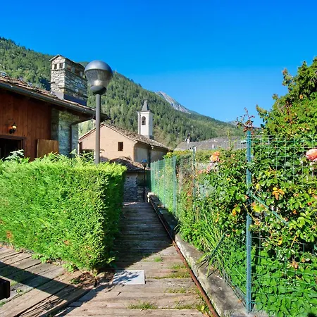 The Waterfall Apartment *